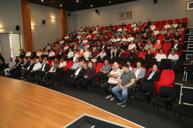Somi OSB toplantısında salonu dolduran katılımcılar
